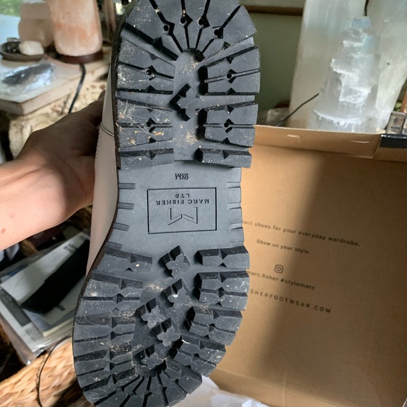 Marc Fisher White with Black Lug Sole Ankle Boots Women’s size 9.5 MLPATRICK - Picture 6 of 10